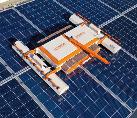 Tot ce trebuie să știi despre roboții de curățare a panourilor fotovoltaice în România