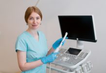 Ce se întâmplă în timpul unei ecografii transvaginale și cât durează investigația?